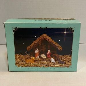 Vintage Creative Ceramics Porcelain Complete 6 Piece Nativity Set Wooden Creche
